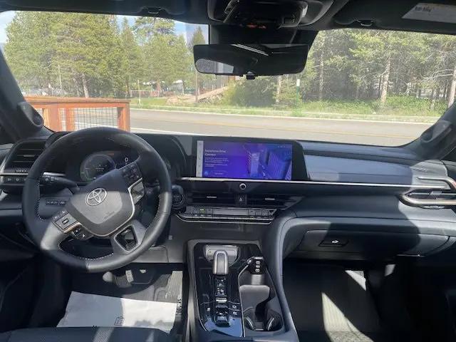 2025 Toyota Crown Signia Limited