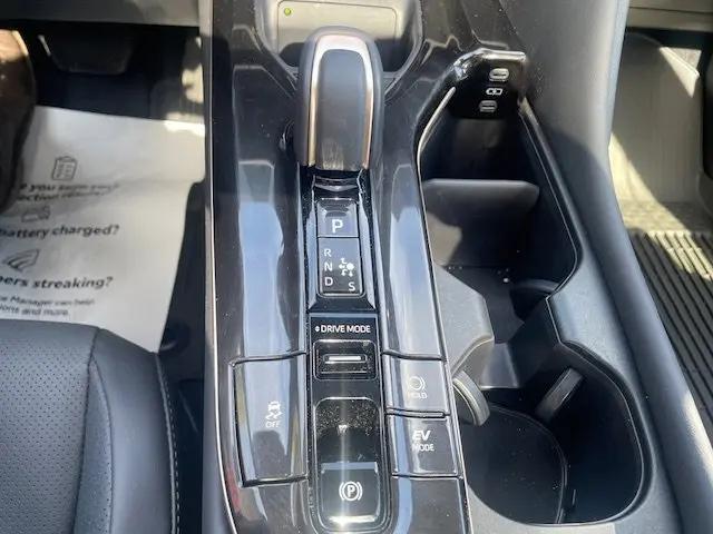 2025 Toyota Crown Signia Limited