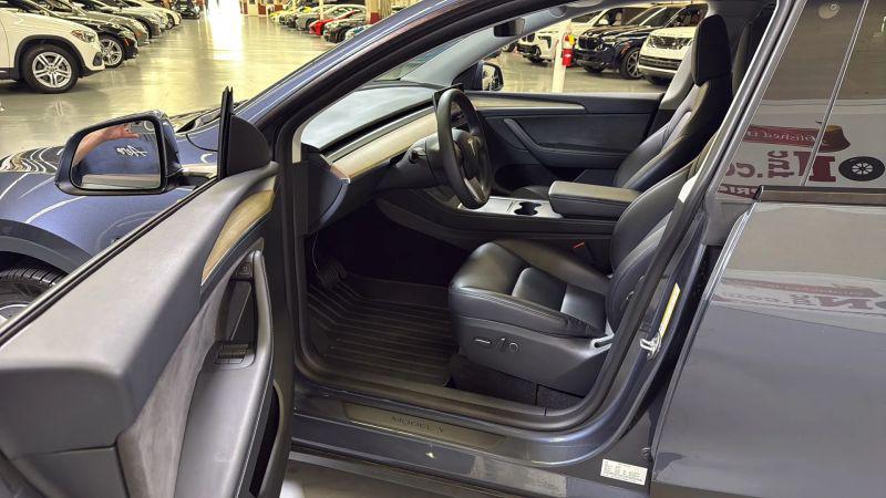 2023 Tesla Model Y Long Range Dual Motor All-Wheel Drive
