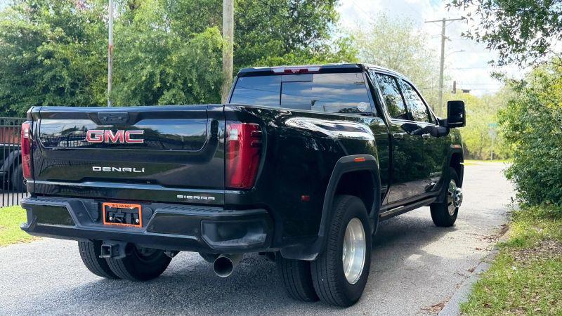 2025 GMC Sierra 3500HD Denali