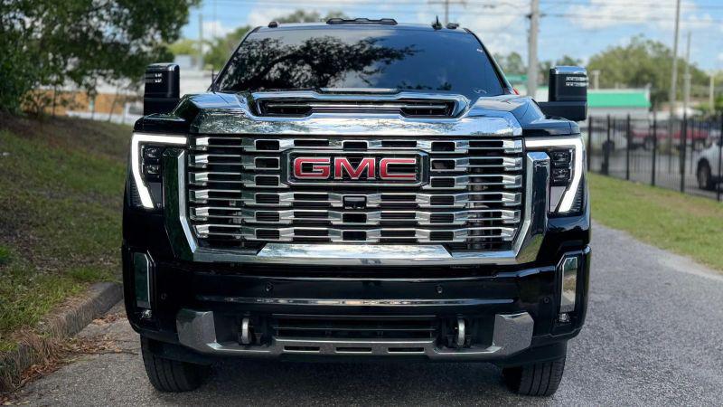 2025 GMC Sierra 3500HD Denali