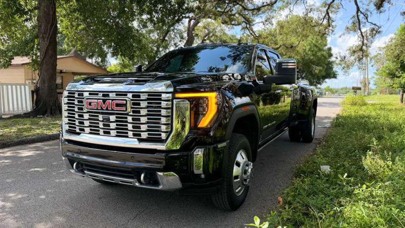 2025 GMC Sierra 3500HD Denali
