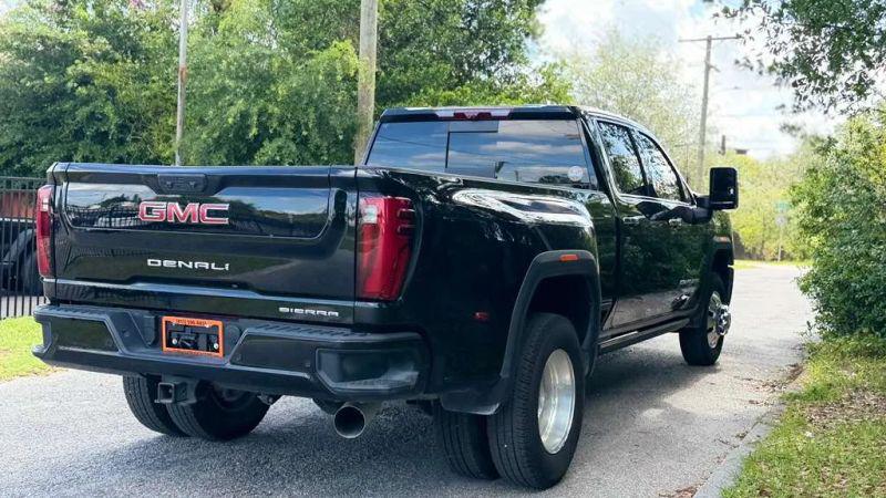 2025 GMC Sierra 3500HD Denali