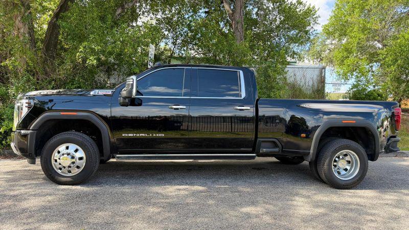 2025 GMC Sierra 3500HD Denali