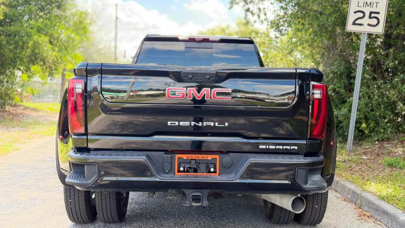 2025 GMC Sierra 3500HD Denali