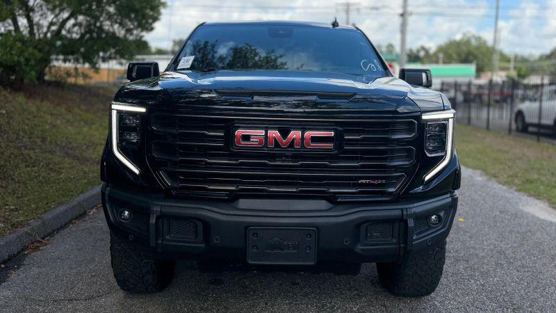 2023 GMC Sierra 1500 4WD Crew Cab Short Box AT4X