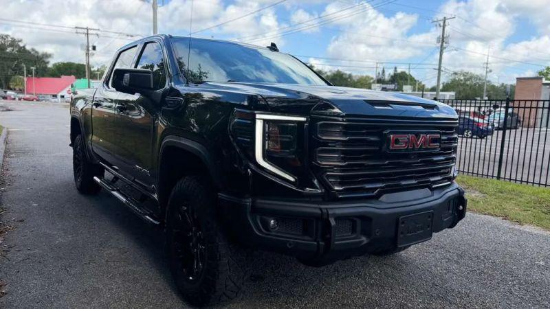 2023 GMC Sierra 1500 4WD Crew Cab Short Box AT4X