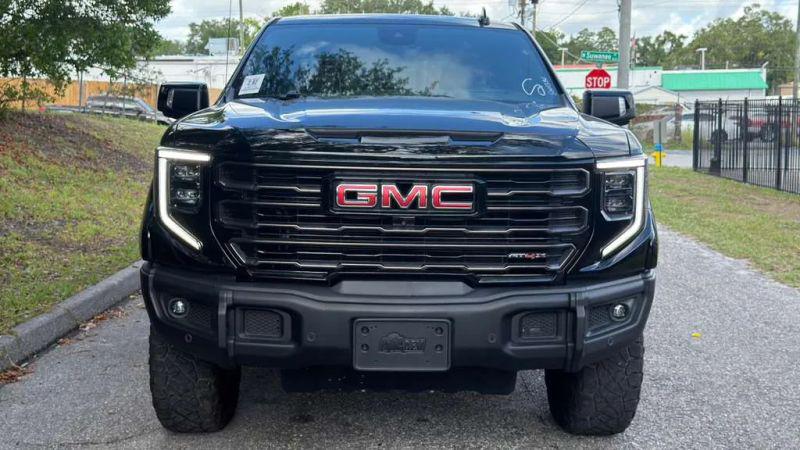 2023 GMC Sierra 1500 4WD Crew Cab Short Box AT4X