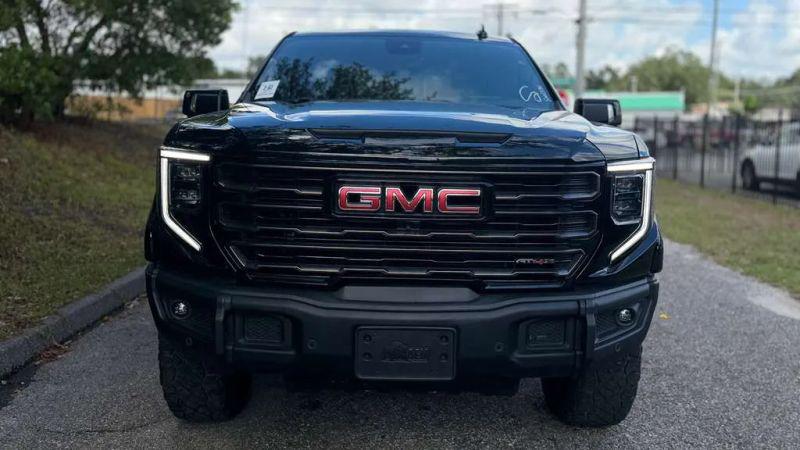 2023 GMC Sierra 1500 4WD Crew Cab Short Box AT4X