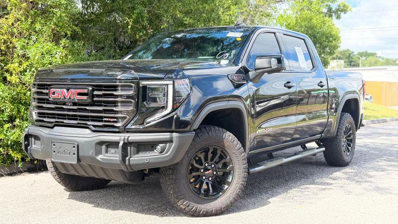 2023 GMC Sierra 1500 4WD Crew Cab Short Box AT4X
