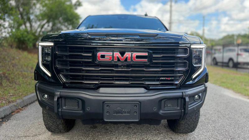 2023 GMC Sierra 1500 4WD Crew Cab Short Box AT4X