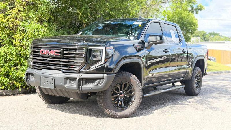 2023 GMC Sierra 1500 4WD Crew Cab Short Box AT4X