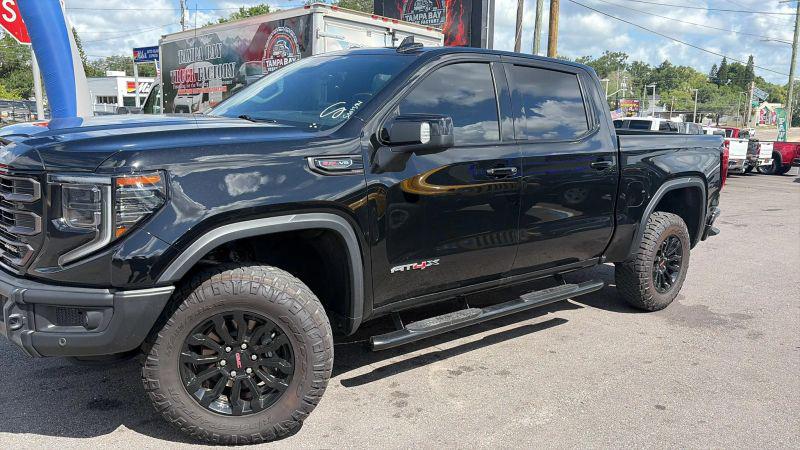 2023 GMC Sierra 1500 4WD Crew Cab Short Box AT4X