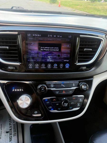 2017 Chrysler Pacifica Touring-L Plus