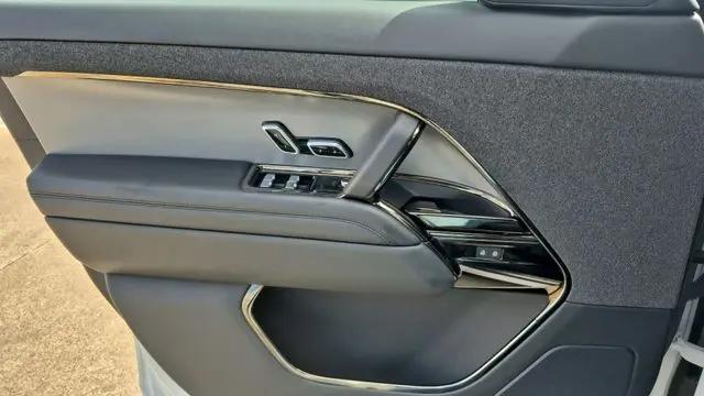2025 Land Rover Range Rover Sport P360 SE