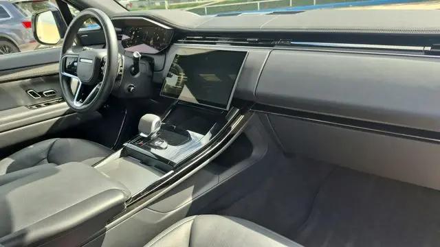 2025 Land Rover Range Rover Sport P360 SE