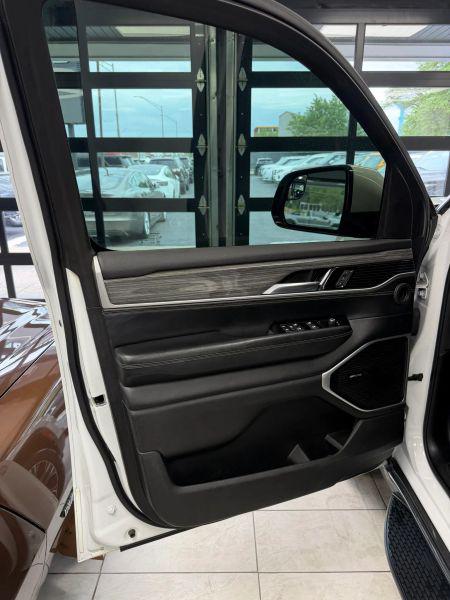 2022 Jeep Wagoneer Series III 4x4