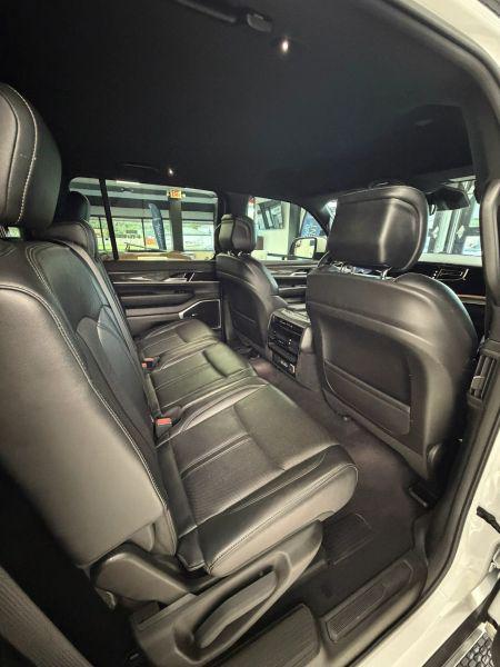 2022 Jeep Wagoneer Series III 4x4