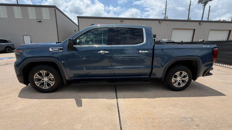 2024 GMC Sierra 1500 4WD Crew Cab Short Box SLT