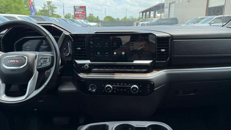 2024 GMC Sierra 1500 4WD Crew Cab Short Box SLT