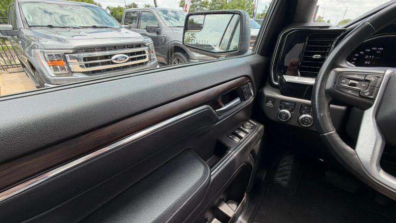 2024 GMC Sierra 1500 4WD Crew Cab Short Box SLT