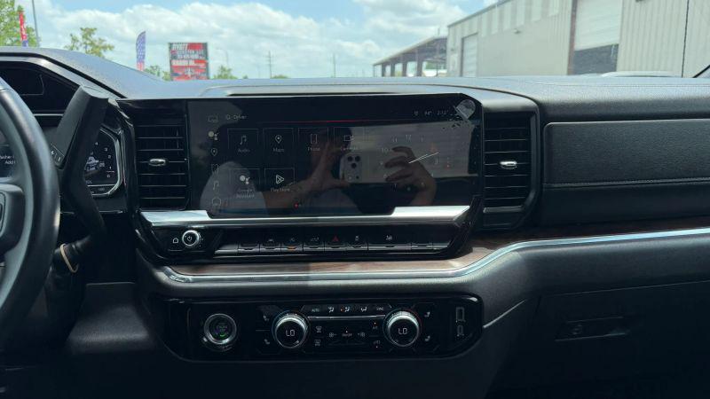 2024 GMC Sierra 1500 4WD Crew Cab Short Box SLT