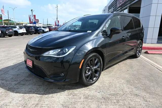 2019 Chrysler Pacifica Limited for sale in Victoria, TX