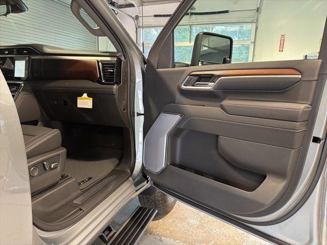 2026 GMC Sierra 2500HD Crew Cab, Standard Bed, Denali, 4WD