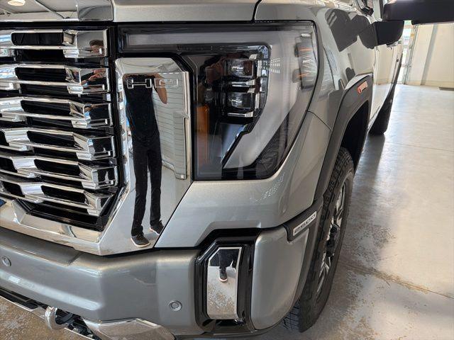 2026 GMC Sierra 2500HD Crew Cab, Standard Bed, Denali, 4WD