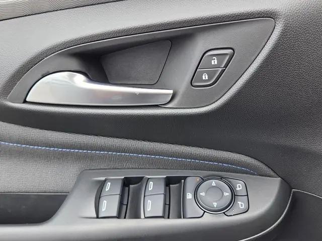 2026 Buick NV Sport Touring FWD