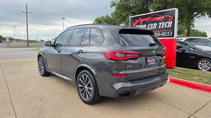 2022 BMW X5 M50i