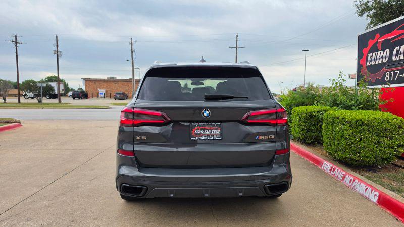 2022 BMW X5 M50i