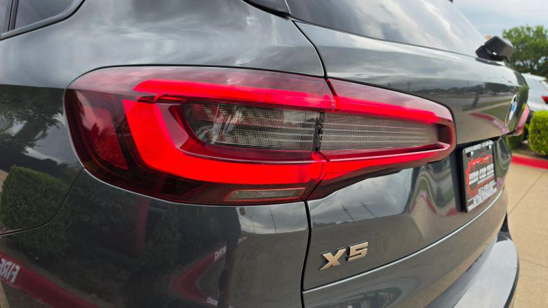 2022 BMW X5 M50i