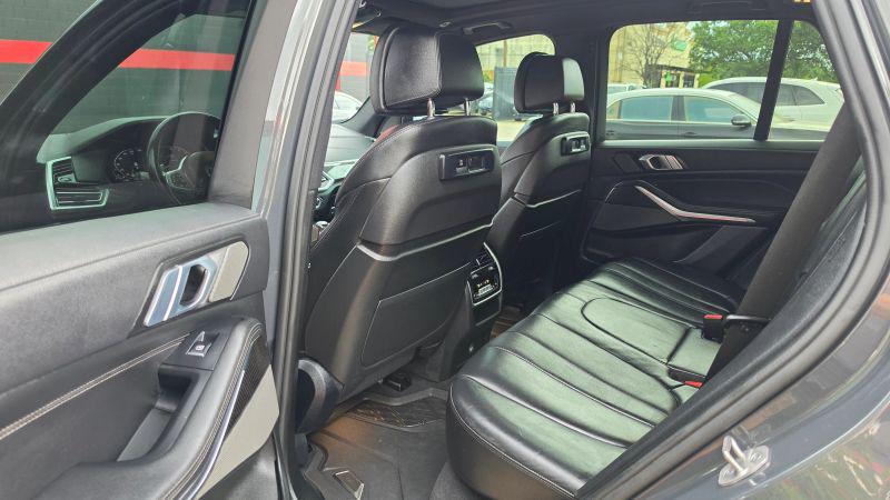 2022 BMW X5 M50i