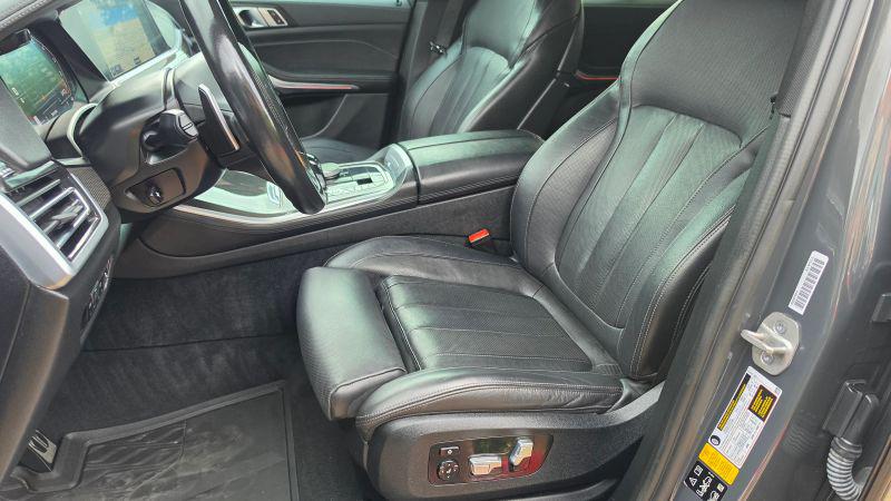 2022 BMW X5 M50i