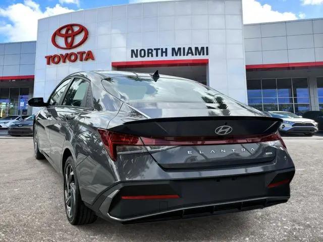 2025 Hyundai Elantra Hybrid SEL Sport