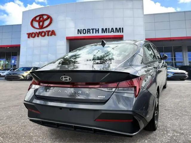 2025 Hyundai Elantra Hybrid SEL Sport