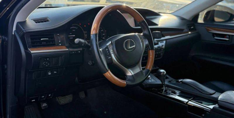 2013 Lexus ES 300h 300h