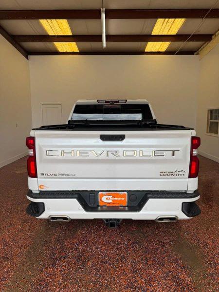 2022 Chevrolet Silverado 1500 4WD Crew Cab Short Bed High Country
