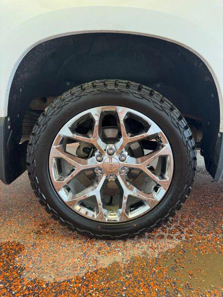 2022 Chevrolet Silverado 1500 4WD Crew Cab Short Bed High Country