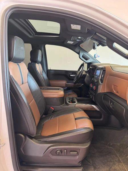2022 Chevrolet Silverado 1500 4WD Crew Cab Short Bed High Country