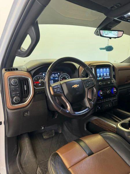 2022 Chevrolet Silverado 1500 4WD Crew Cab Short Bed High Country