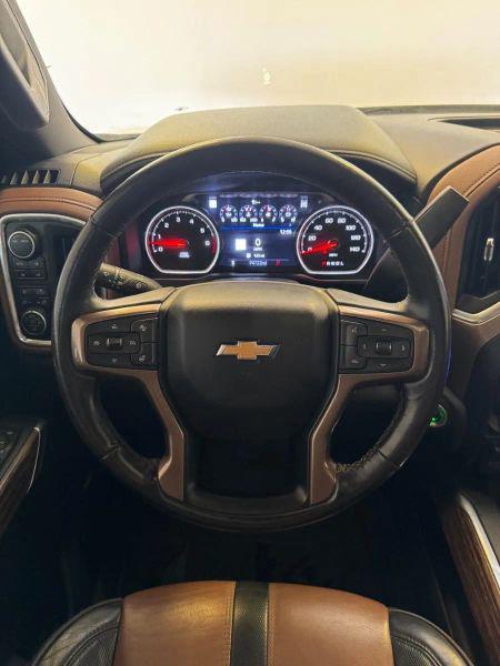 2022 Chevrolet Silverado 1500 4WD Crew Cab Short Bed High Country