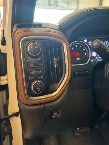 2022 Chevrolet Silverado 1500 4WD Crew Cab Short Bed High Country