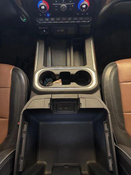 2022 Chevrolet Silverado 1500 4WD Crew Cab Short Bed High Country