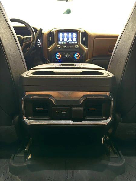 2022 Chevrolet Silverado 1500 4WD Crew Cab Short Bed High Country