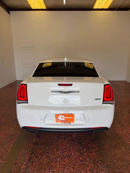 2023 Chrysler 300 Touring L
