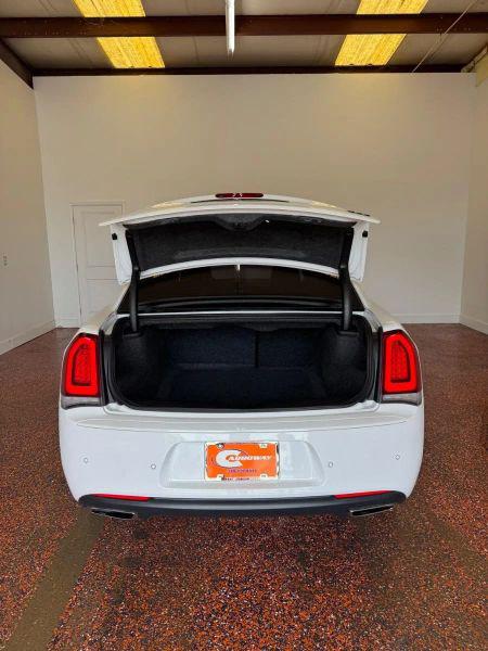 2023 Chrysler 300 Touring L