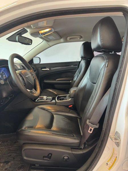 2023 Chrysler 300 Touring L
