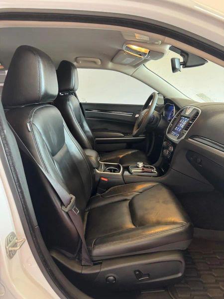 2023 Chrysler 300 Touring L